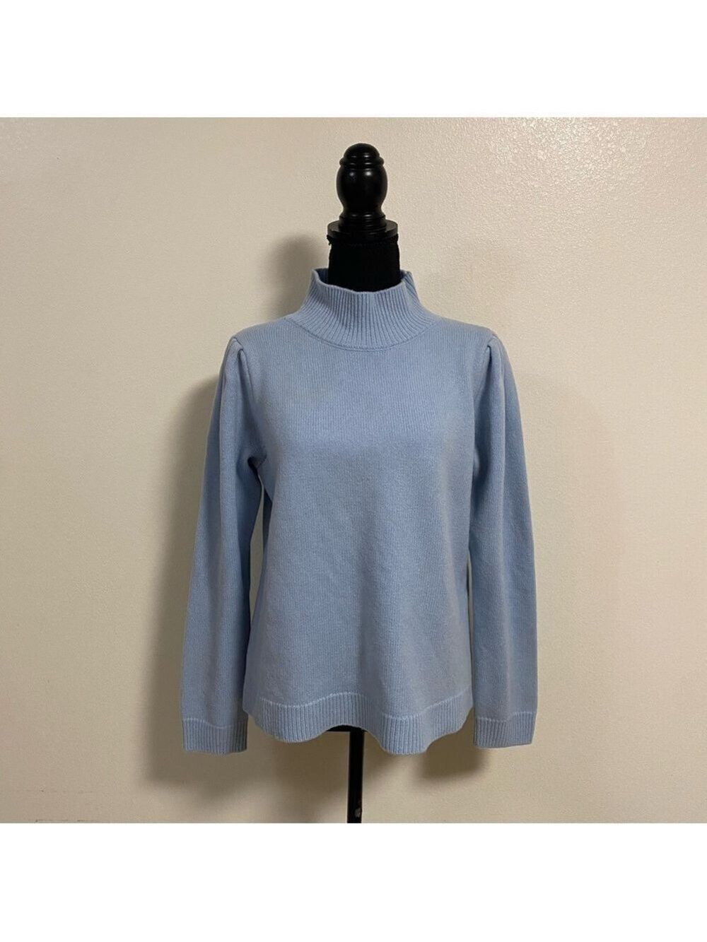 Molly Sweater Women’s Size medium Light Blue Wyat Merino Wool Cashmere Sweater